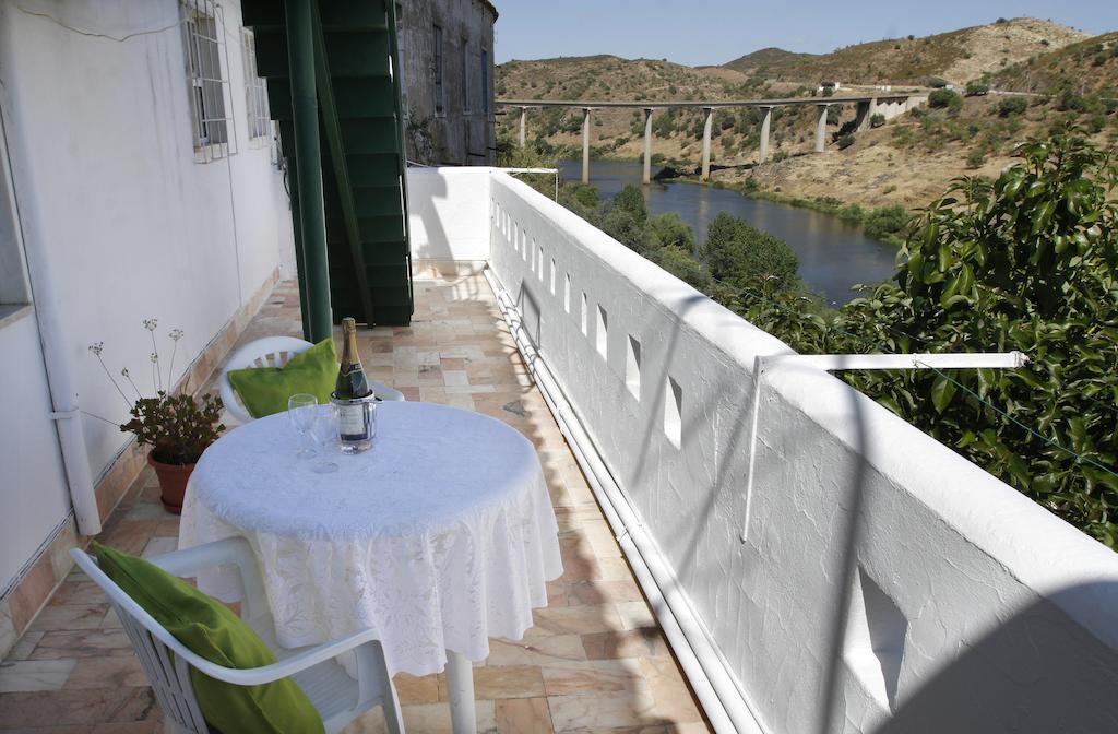 Alojamentos Oasis Мертола Экстерьер фото